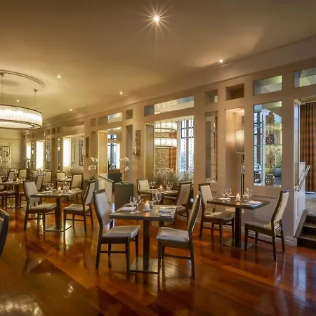 Hotel The Brehon &