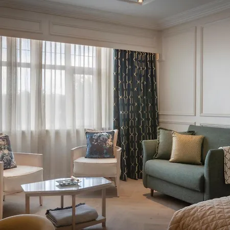 The Brehon & Отель