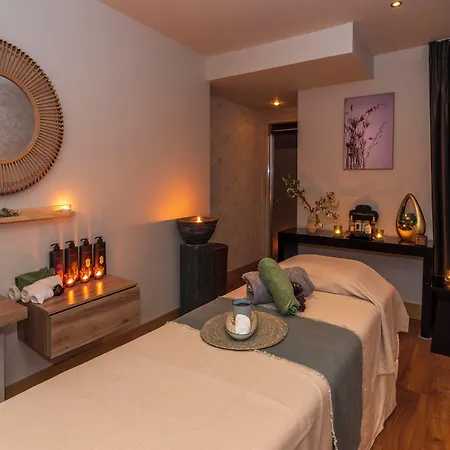 Hotel The Brehon &