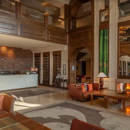 Отель The Brehon & 4*