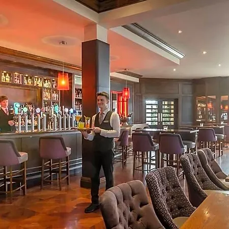 Hotel The Brehon &