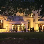 Szálloda The Brehon & 4*